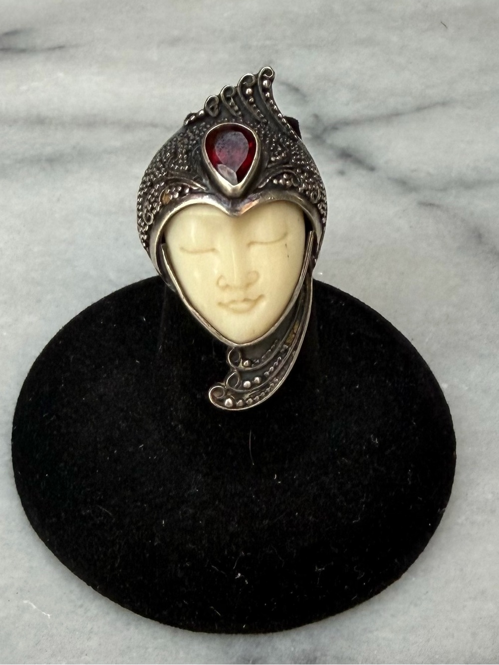 Vintage Sterling Silver Balinese Carved Face Goddess Ring Garnet 5.25